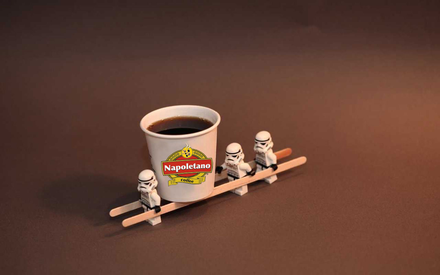 Il caffè è una bevanda deliziosa, e stimolante.